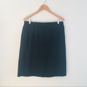 Polyester size 18 black pencil lined skirt